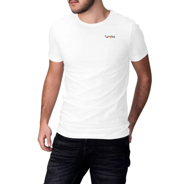 1808_T-shirt_Tymies_Unisexe_Blanc_8cm Homme portant le T-shirt Unisexe Coton Bio Tymies